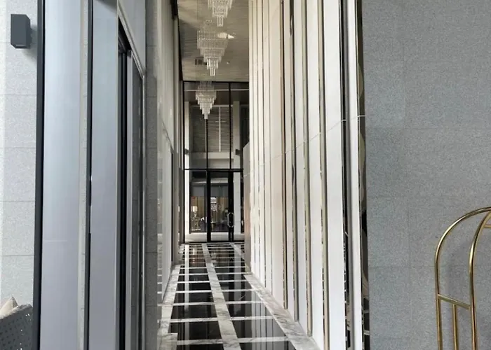 Super Luxury Sukhumvit 24 Bangkok