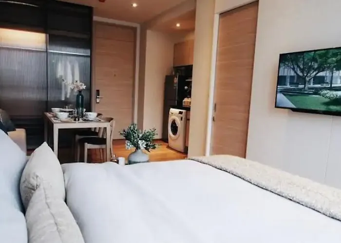 Super Luxury Sukhumvit 24 * Bangkok